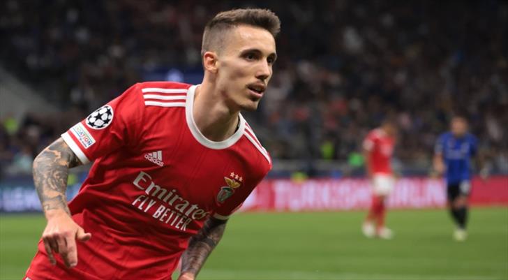 Alejandro Grimaldo hat sein neues Team verpflichtet!