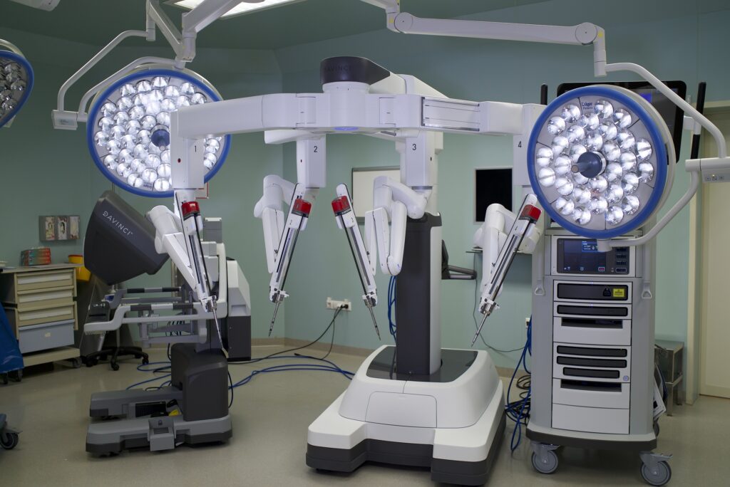 Chirurgischer Roboter Da Vinci im Anadolu Health Center