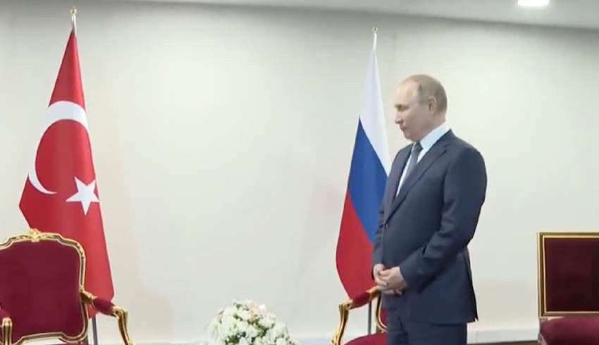Dass Erdogan Putin warten ließ, wurde weltweit zum Trendthema: Auffälliger Kommentar