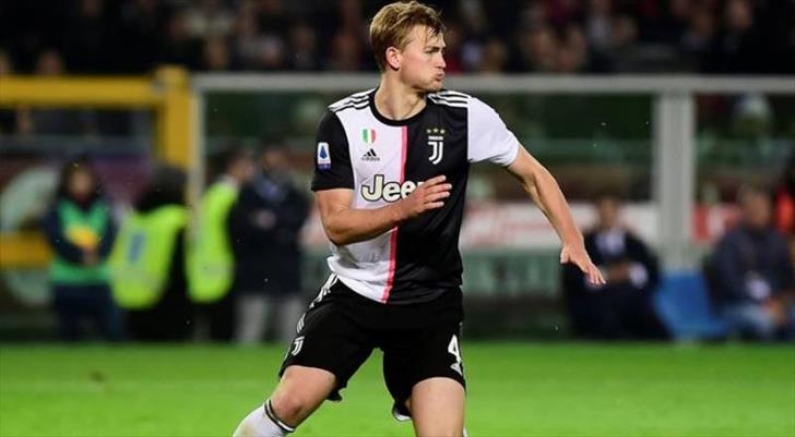 Der FC Bayern sucht seinen Abwehrchef in Italien