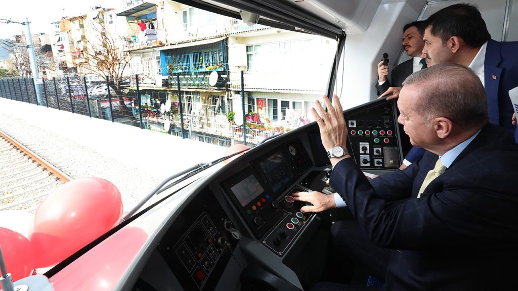 Die Bahnstrecke Sirkeci – Kazlıçeşme ist nach 11 Jahren wieder in Betrieb