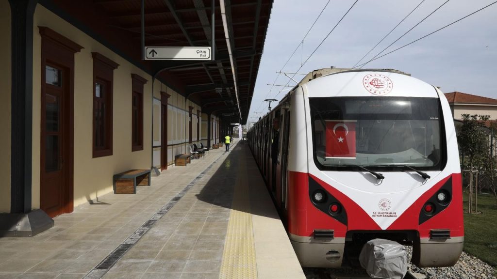 Die Eisenbahnlinie Sirkeci-Kazlıçeşme wird eröffnet