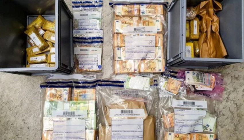 Sie kamen mit 50 Kilo Gold und 500.000 Euro in die Türkei.
