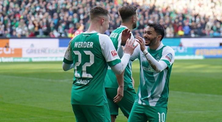 Werder Bremen gewinnt zu Hause