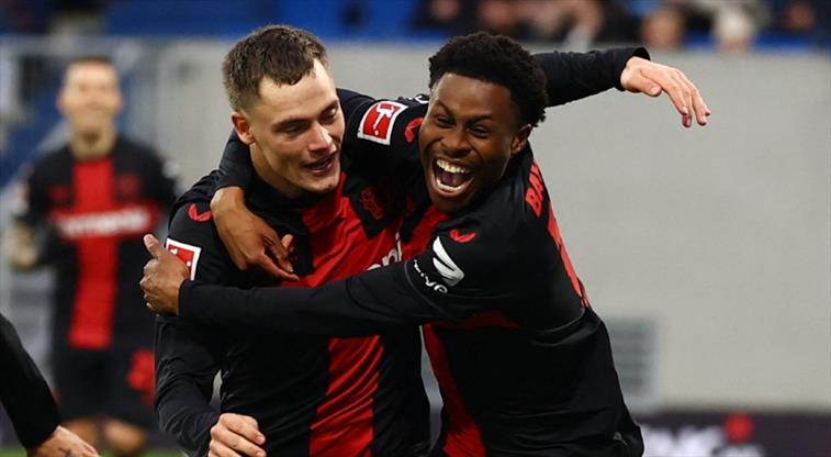 ZUSAMMENFASSUNG | Tella hat eine Show abgeliefert, Leverkusen hat die Spitze nicht verlassen!
